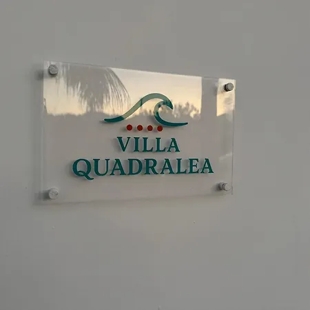Quadralea Βίλα